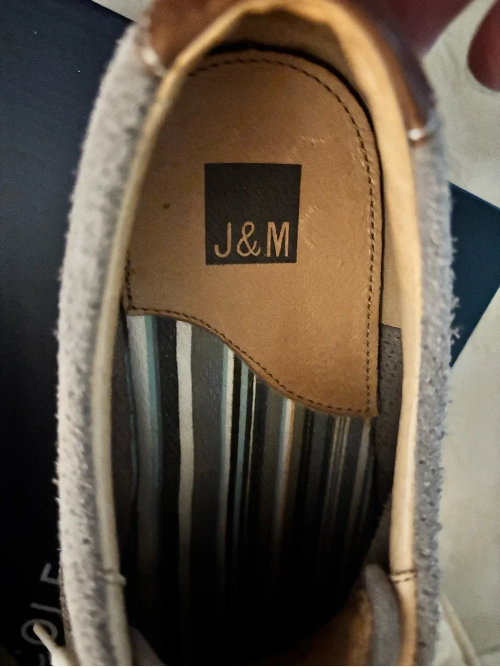 Johnson and Murphy Men's Gray Suede Derby Shoes with Contrast Laces